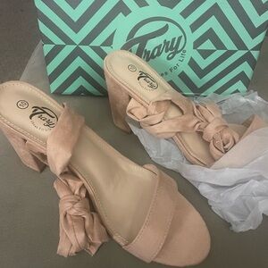 Trary Women's Tan Heeled Sandals